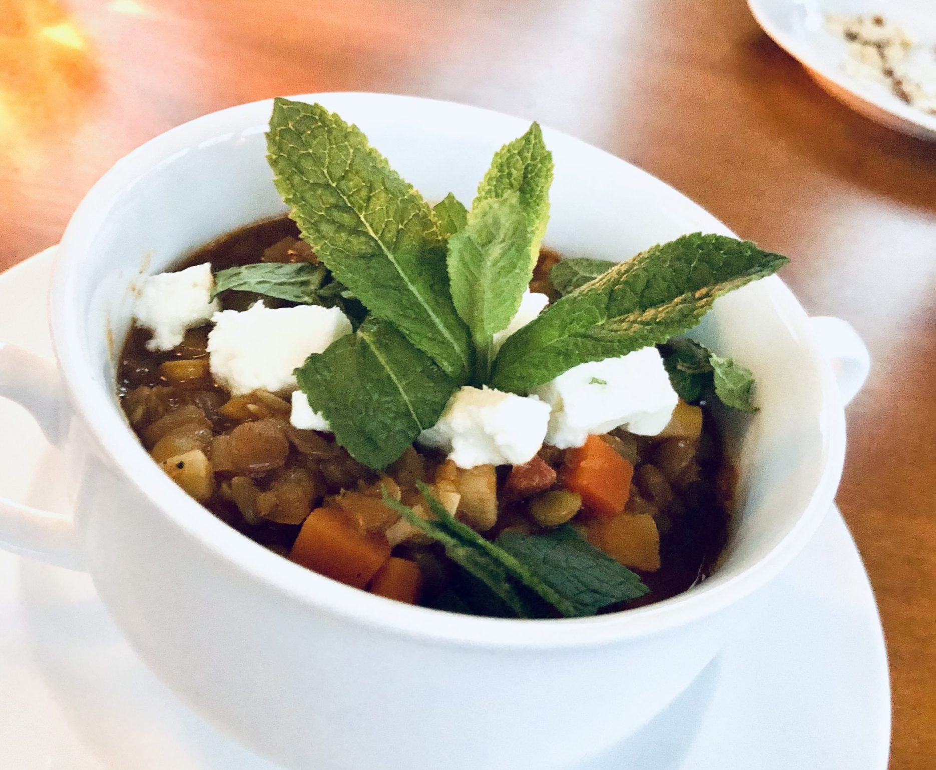 Würzige Linsensuppe mit Feta